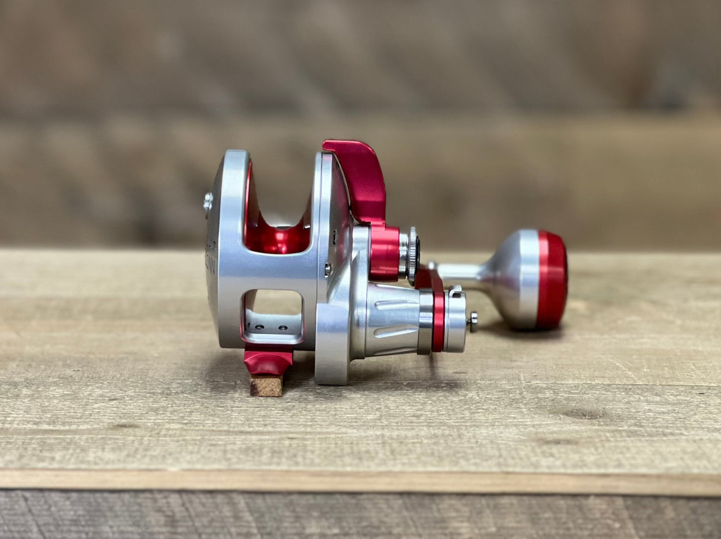 Silver/Red Valiant 600NN 2-Speed Lefty
