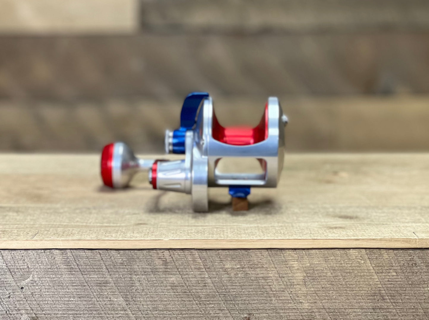 Red/Silver/Blue Valiant Light-Line 600S