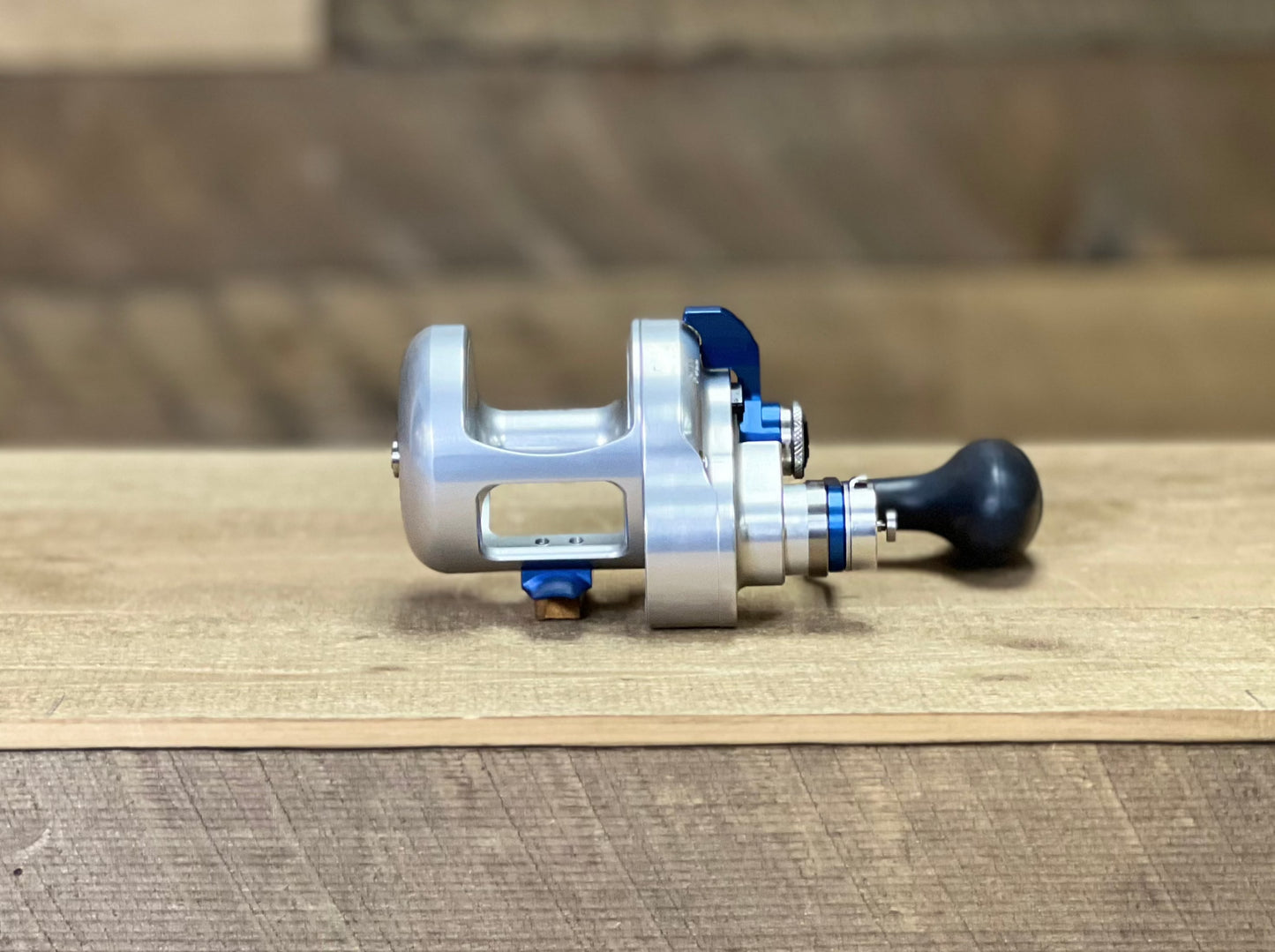 Silver/Blue Boss Xtreme 500 Lefty 2-Speed