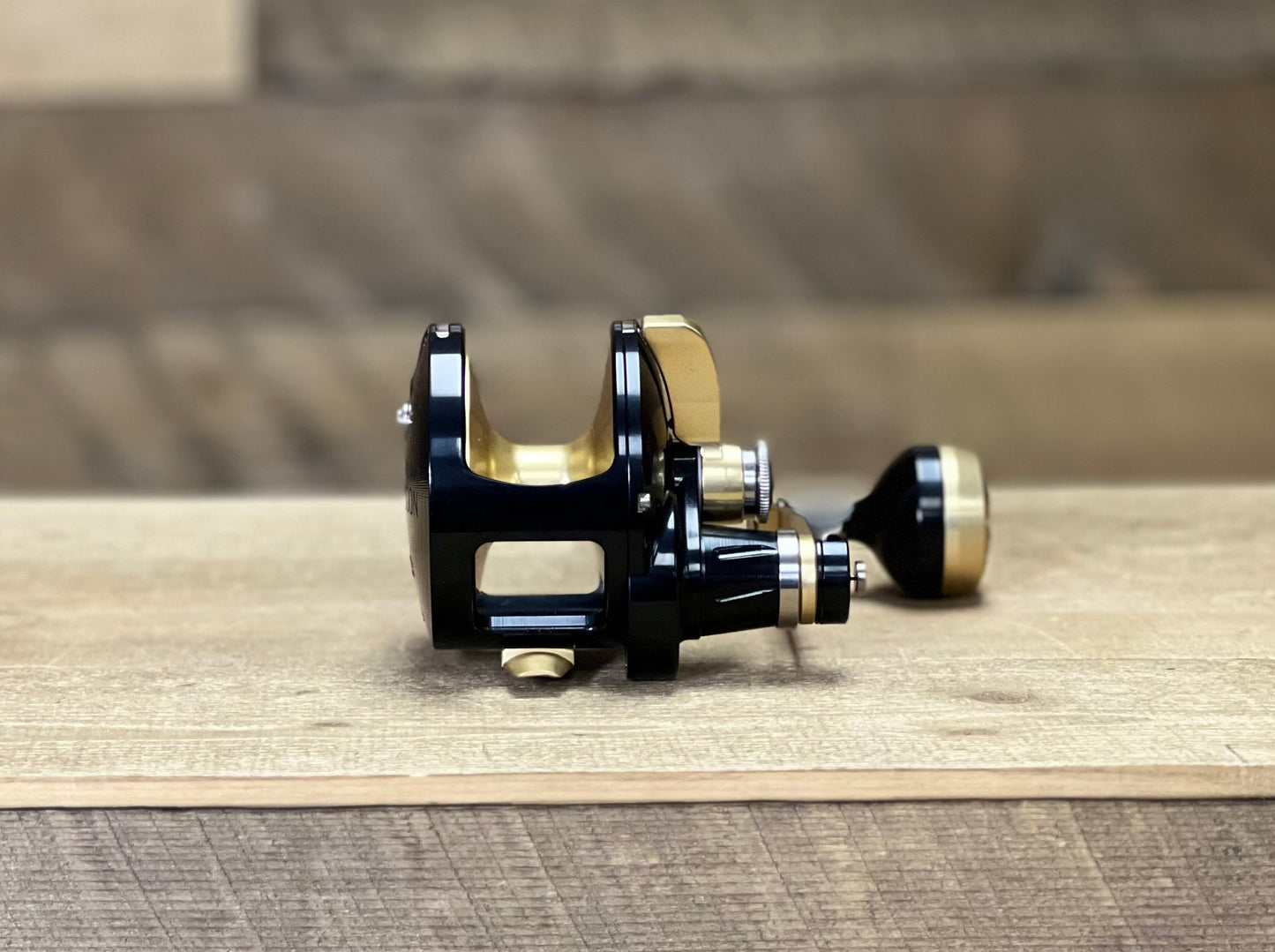 Black/Gold Valiant 800N Lefty 2-Speed