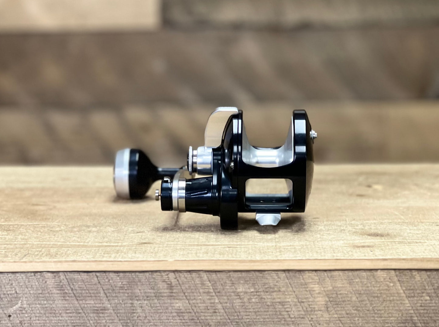 Black/Silver Valiant 600N 2-Speed