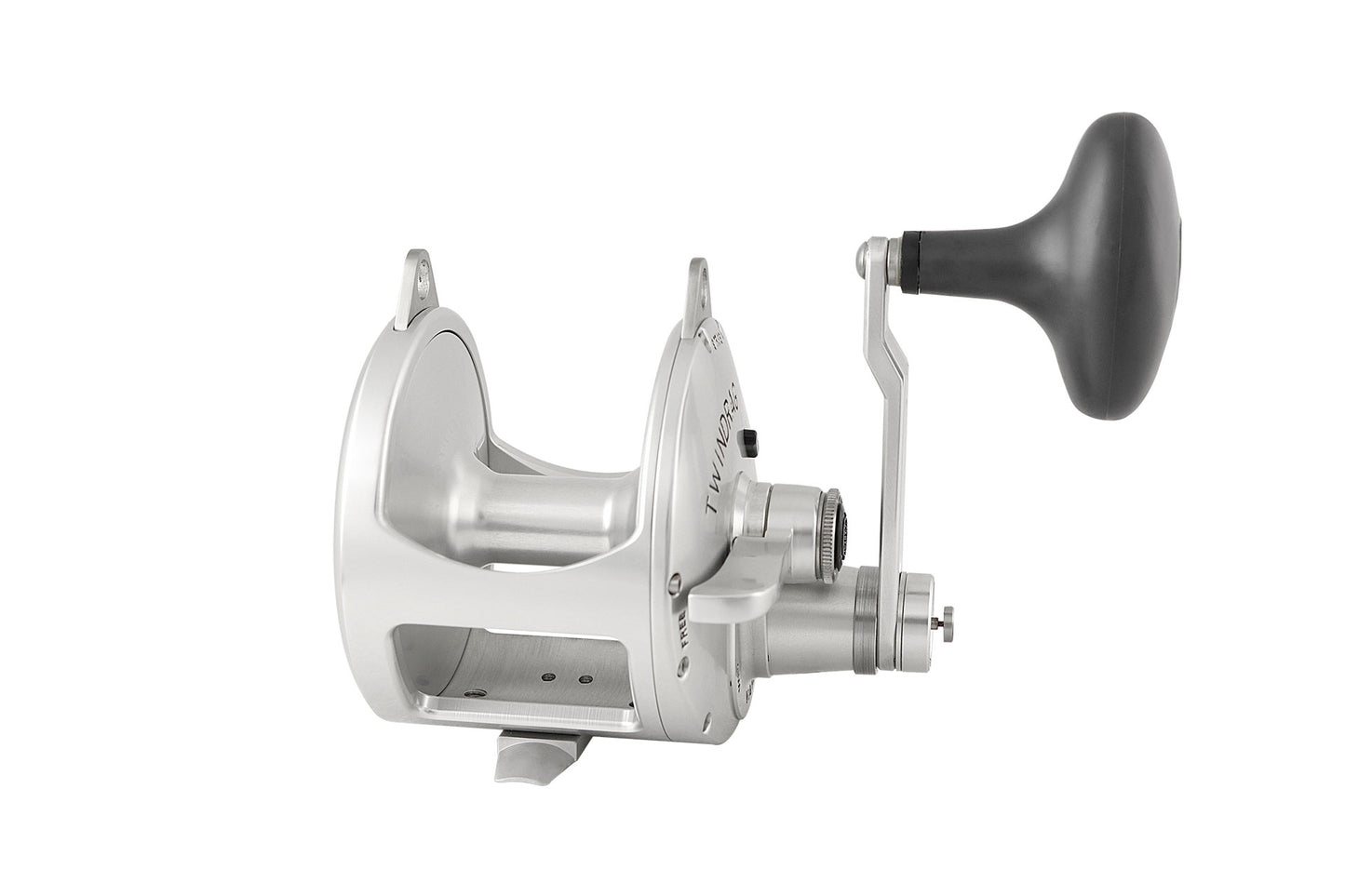 Saltwater fishing reels