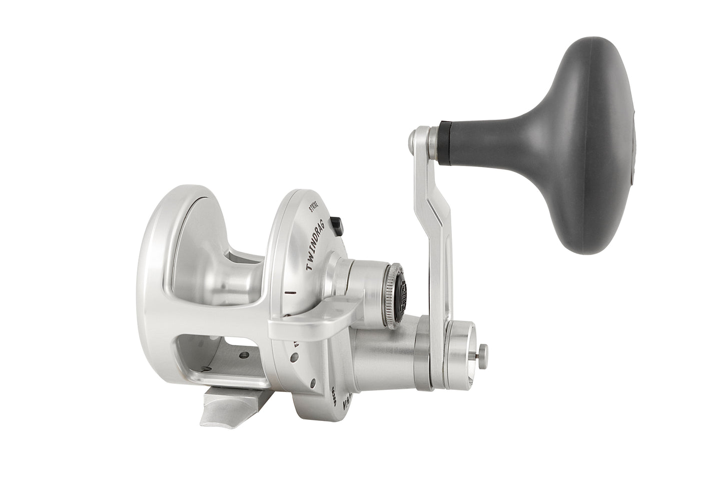 Saltwater fishing reels