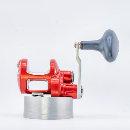 Red/Silver Valiant 400 Lefty